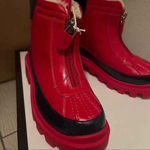 Kids Gucci boots size 30 - Picture 1 of 4